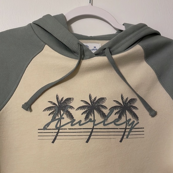 Hurley Girls Fleece Pull Over Hoodie. - Picture 3 of 10